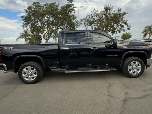 Used 2020 Chevrolet Silverado 2500 LTZ w/ LTZ Premium Package image 8