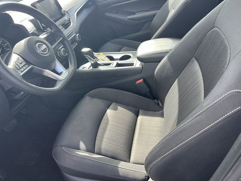Used 2024 Nissan Altima 2.5 SV image 16