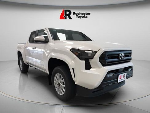 Used 2025 Toyota Tacoma SR5 RWD image 1