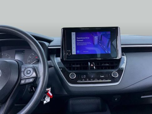 Used 2025 Toyota Corolla LE FWD image 7