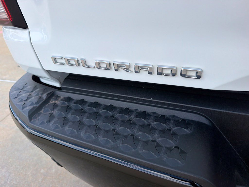 Used 2025 Chevrolet Colorado Trail Boss AWD/4WD image 11