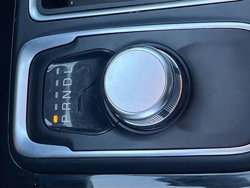 Used 2023 Chrysler 300 Touring w/ Sport Appearance Package image 16