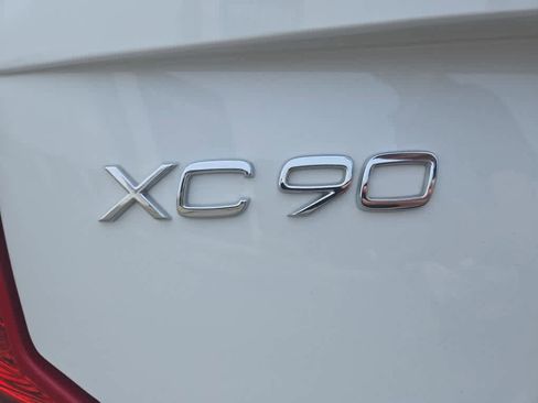 Used 2025 Volvo XC90 T8 Ultra w/ Protection Package Premier image 10