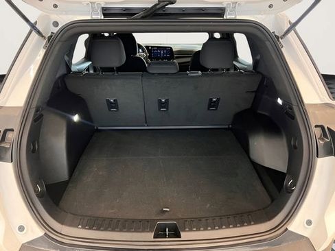 Used 2025 Chevrolet Equinox LT image 7