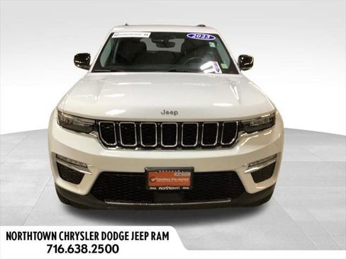 Certified 2023 Jeep Grand Cherokee Limited AWD/4WD image 2