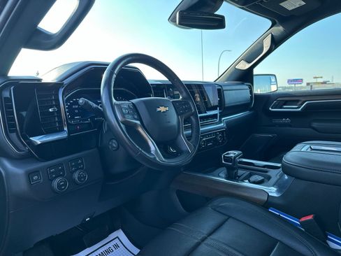 Used 2022 Chevrolet Silverado 1500 High Country w/ Z71 Off-Road Package AWD/4WD image 15
