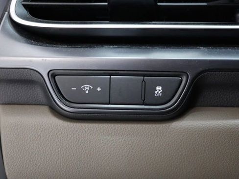 Used 2025 Kia Carnival FWD image 21