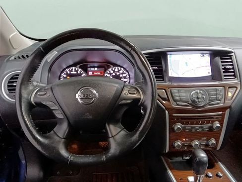 Used 2018 Nissan Pathfinder Platinum AWD/4WD image 12