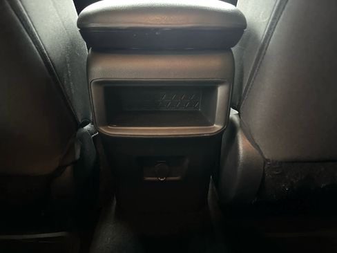 Used 2021 Toyota RAV4 LE image 31