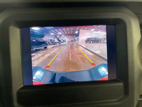 Certified 2020 Jeep Gladiator Overland w/ LED Lighting Group image 27