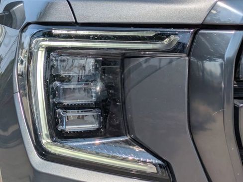 Used 2021 GMC Yukon AT4 AWD/4WD image 10