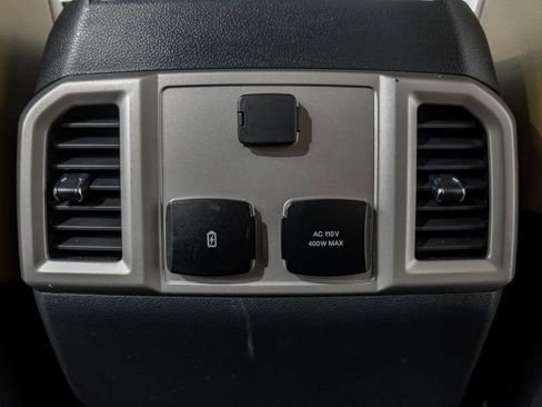 Used 2022 Ford F250 Lariat w/ Chrome Package image 37