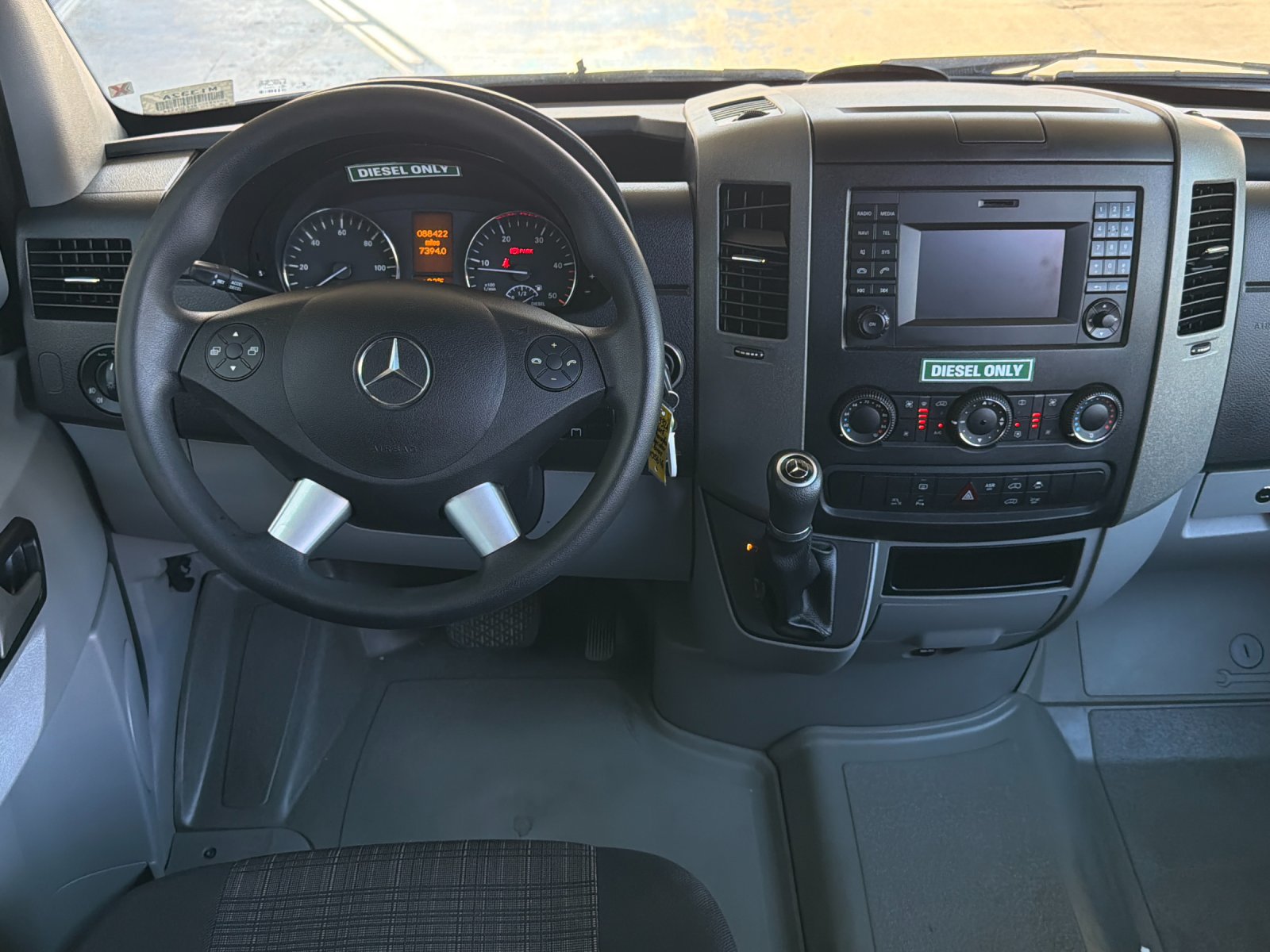 Used 2015 Mercedes-Benz Sprinter 2500 image 13