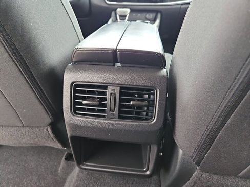 Used 2023 Nissan Rogue S image 16