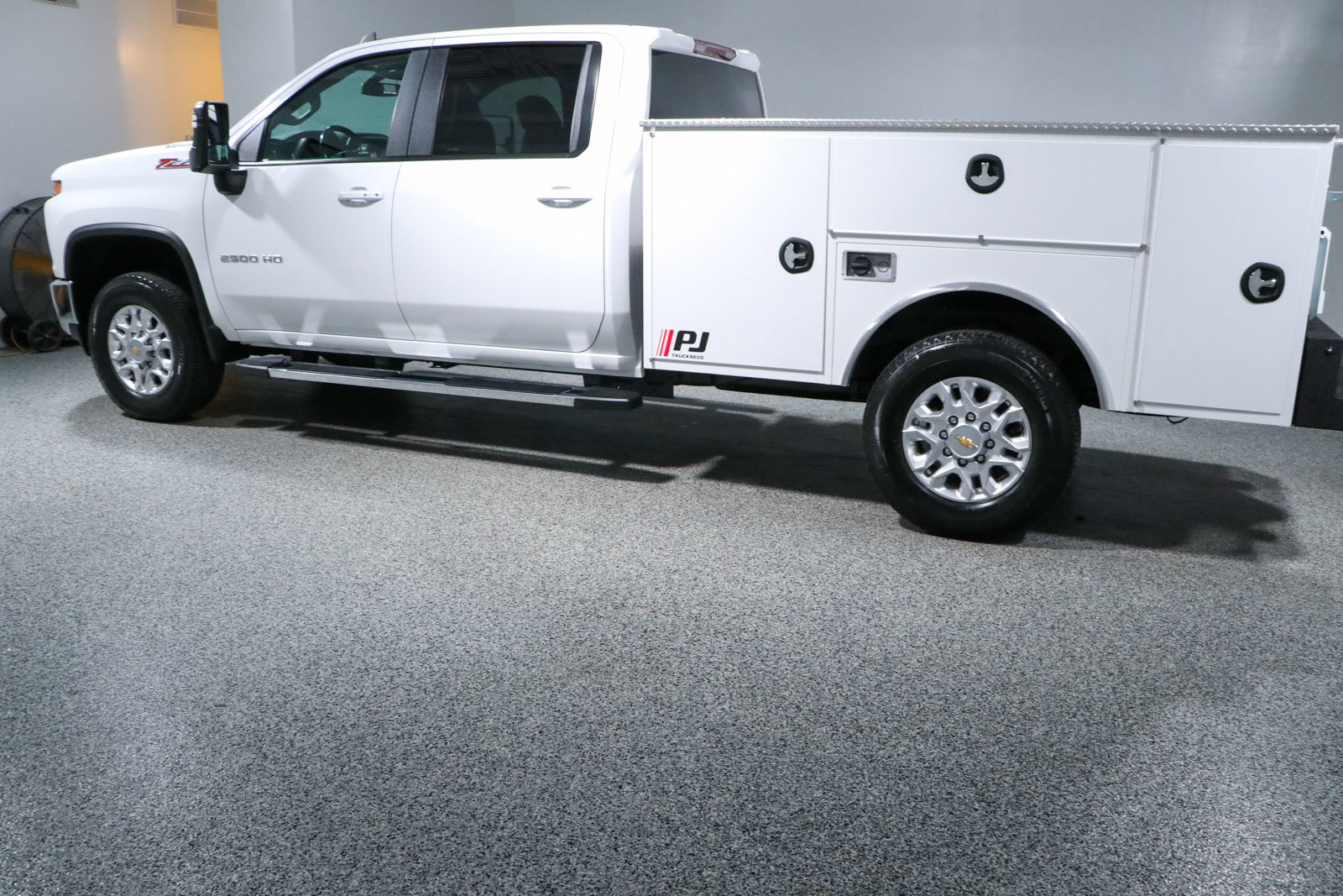 Used 2023 Chevrolet Silverado 2500 LT w/ Convenience Package AWD/4WD image 11