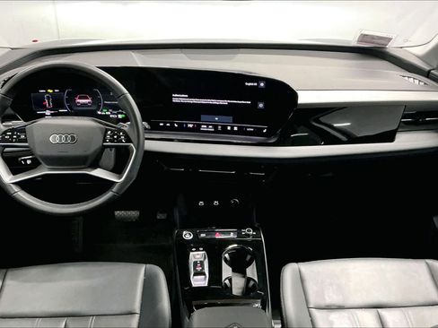 Used 2025 Audi Q6 e-tron Premium w/ Convenience Package image 17