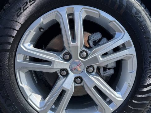 Used 2022 GMC Terrain SLE FWD image 10