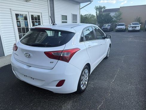 Used 2017 Hyundai Elantra GT image 7