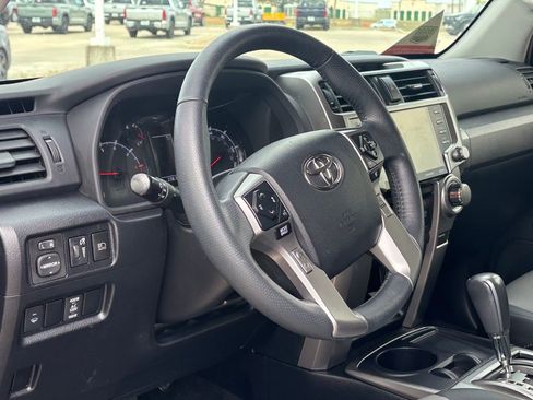 Used 2020 Toyota 4Runner SR5 image 33