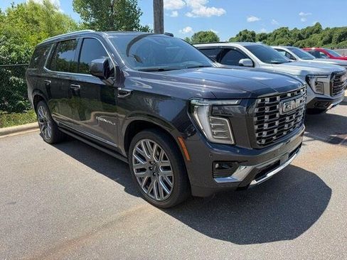 Used 2025 GMC Yukon Denali Ultimate AWD/4WD image 2
