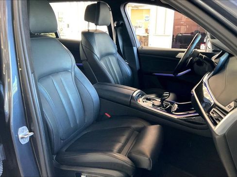 Used 2021 BMW X7 M50i w/ Cold Weather Package AWD/4WD image 25