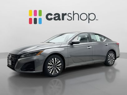Used 2023 Nissan Altima 2.5 SV
