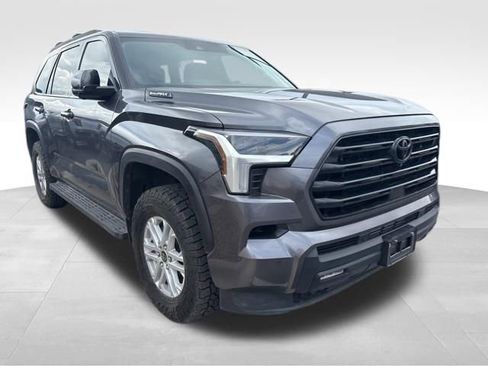 Used 2023 Toyota Sequoia SR5 w/ SR5 Premium Package AWD/4WD image 10