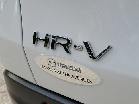 Used 2025 Honda HR-V Sport image 12