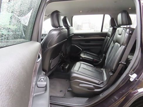 Used 2022 Jeep Grand Cherokee L Limited image 20