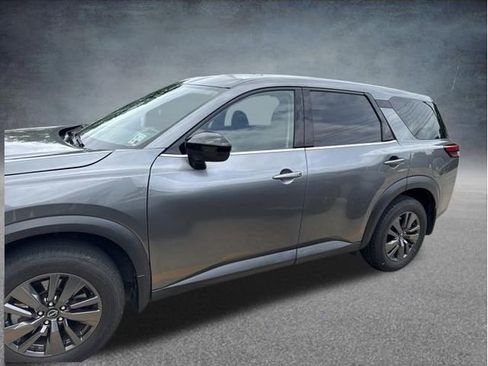Used 2023 Nissan Pathfinder S FWD image 2