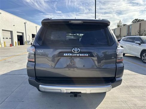 Used 2018 Toyota 4Runner TRD Off-Road image 6