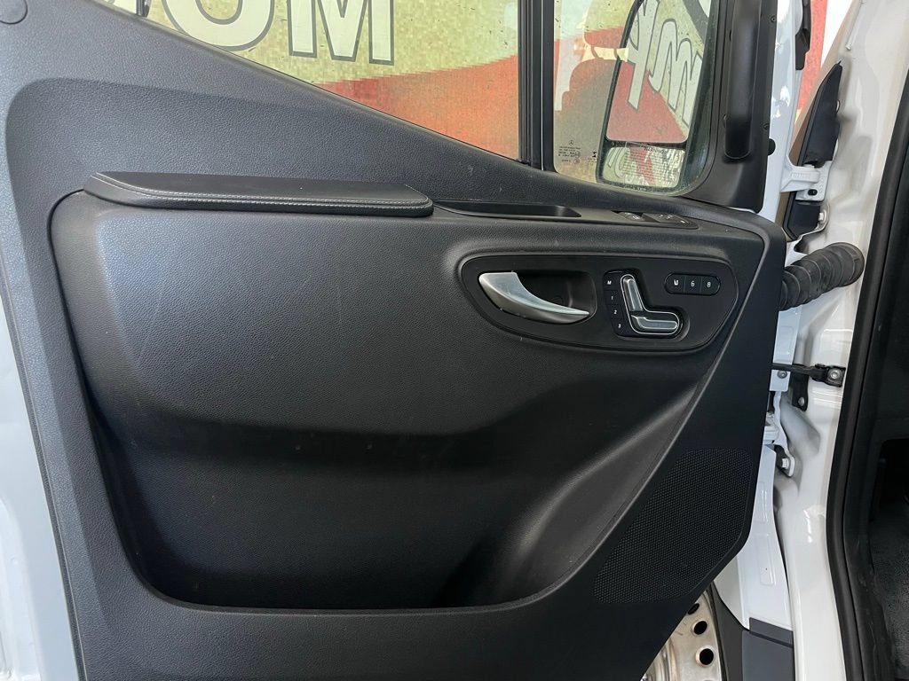 Used 2022 Mercedes-Benz Sprinter 3500 image 42