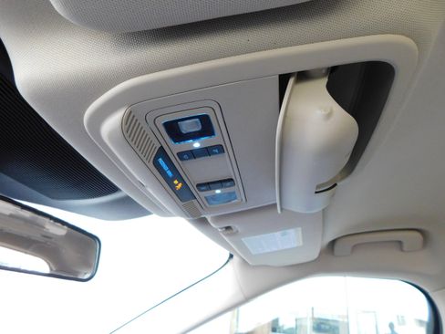 Used 2020 Ford Explorer XLT w/ Equipment Group 202A image 21