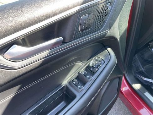 Used 2024 Ford Edge Titanium image 12