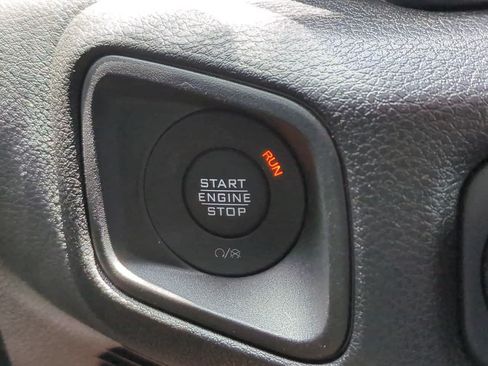 Used 2024 Jeep Gladiator Sport AWD/4WD image 26