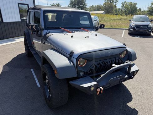 Used 2018 Jeep Wrangler Unlimited Sport S image 4