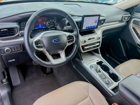 Used 2022 Ford Explorer XLT w/ Equipment Group 202A AWD/4WD image 21