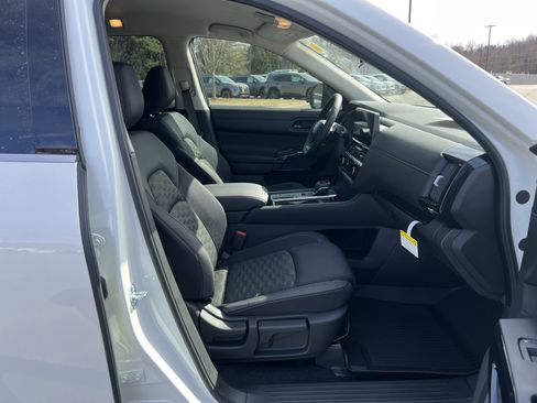 New 2026 Nissan Pathfinder SV image 25