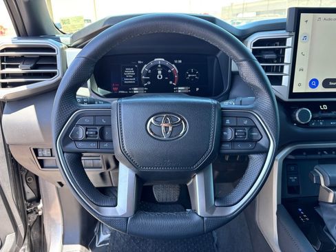 Used 2025 Toyota Tundra Limited AWD/4WD image 18