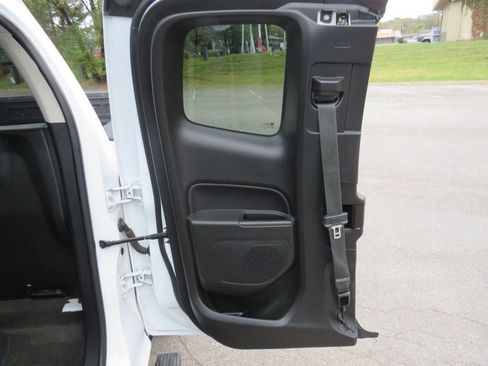 Used 2016 Chevrolet Colorado W/T image 12