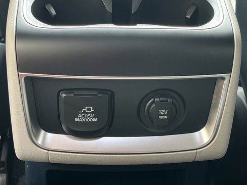 Used 2025 Kia Carnival SX Prestige FWD image 24