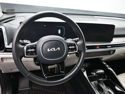 Used 2025 Kia Sorento SX AWD/4WD image 14