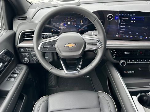 New 2025 Chevrolet Suburban Premier image 16