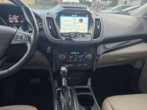 Used 2017 Ford Escape Titanium FWD image 13