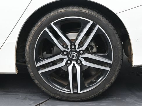 Used 2017 Honda Accord Sport image 19