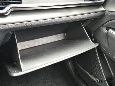 Certified 2025 Kia Sportage EX image 21