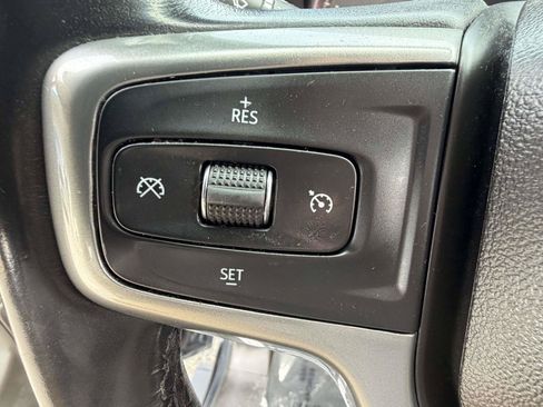 Used 2022 Chevrolet Silverado 1500 LT AWD/4WD image 17