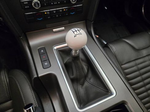 Used 2013 Ford Mustang Shelby GT500 RWD image 39