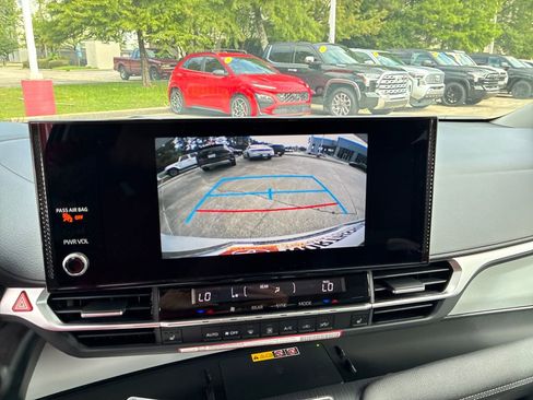New 2026 Toyota Sienna XLE FWD image 20