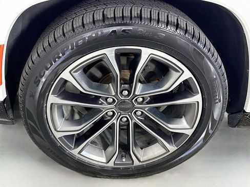 Used 2023 Jeep Grand Wagoneer Series III image 33